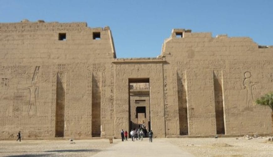 Day Tour to Ramesseum, Habu Temple & Nobles Valley