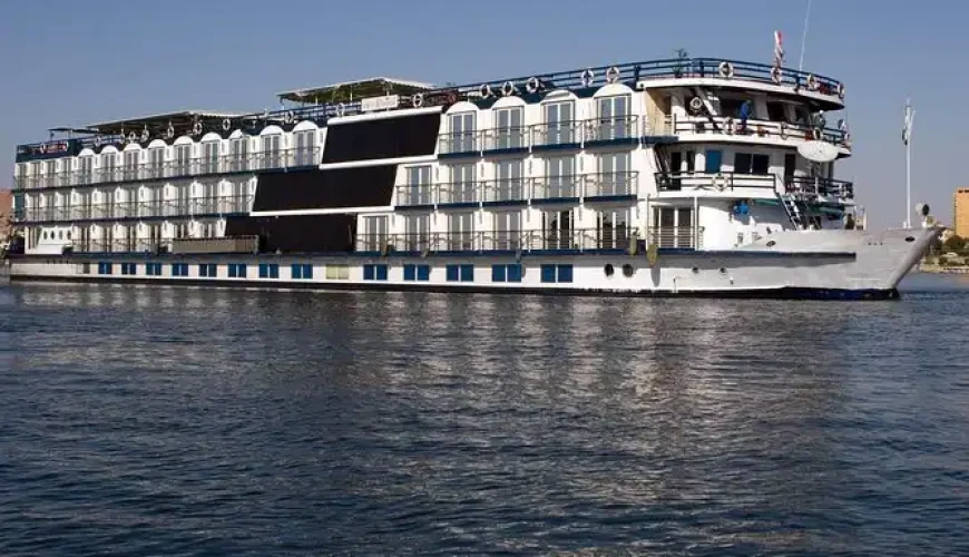Nile Cruise vs. Land Tour Egypt