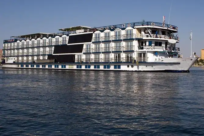 Nile Cruise vs. Land Tour Egypt